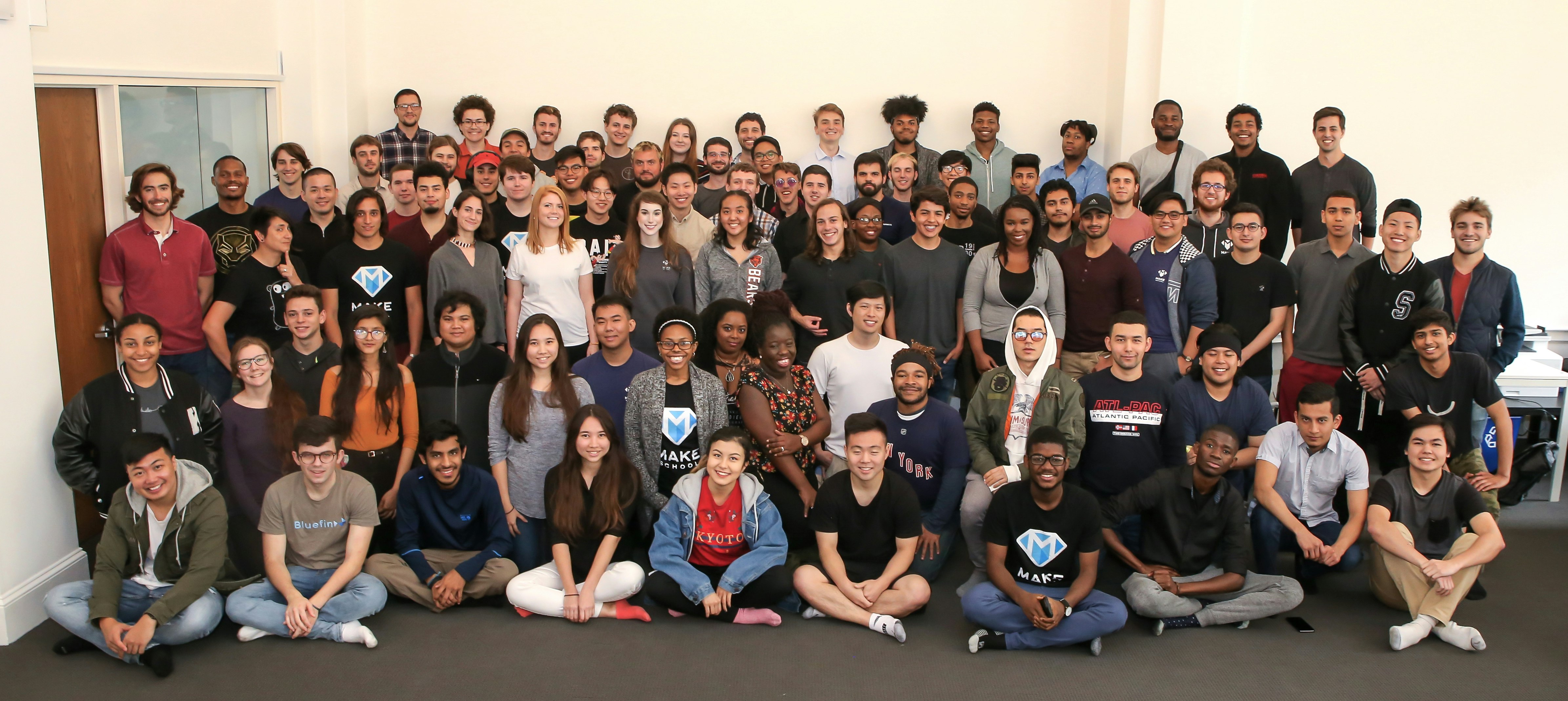 ProductHunt banner for @manifold