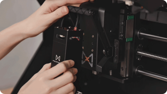 Mídia 6 de Bordas CNC D1/D1S - CNC de alto desempenho, inteligente e acessível.