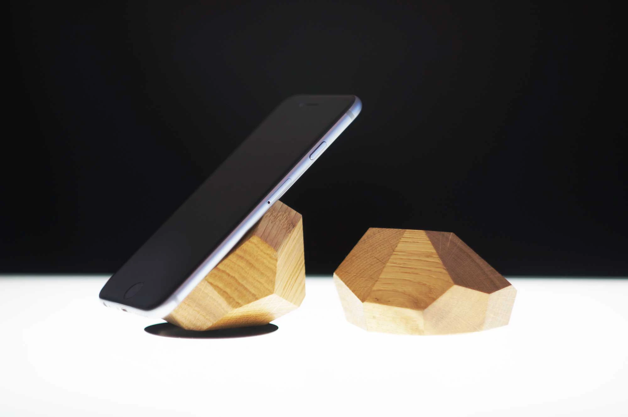 Halo Wireless Phone Charging Stand