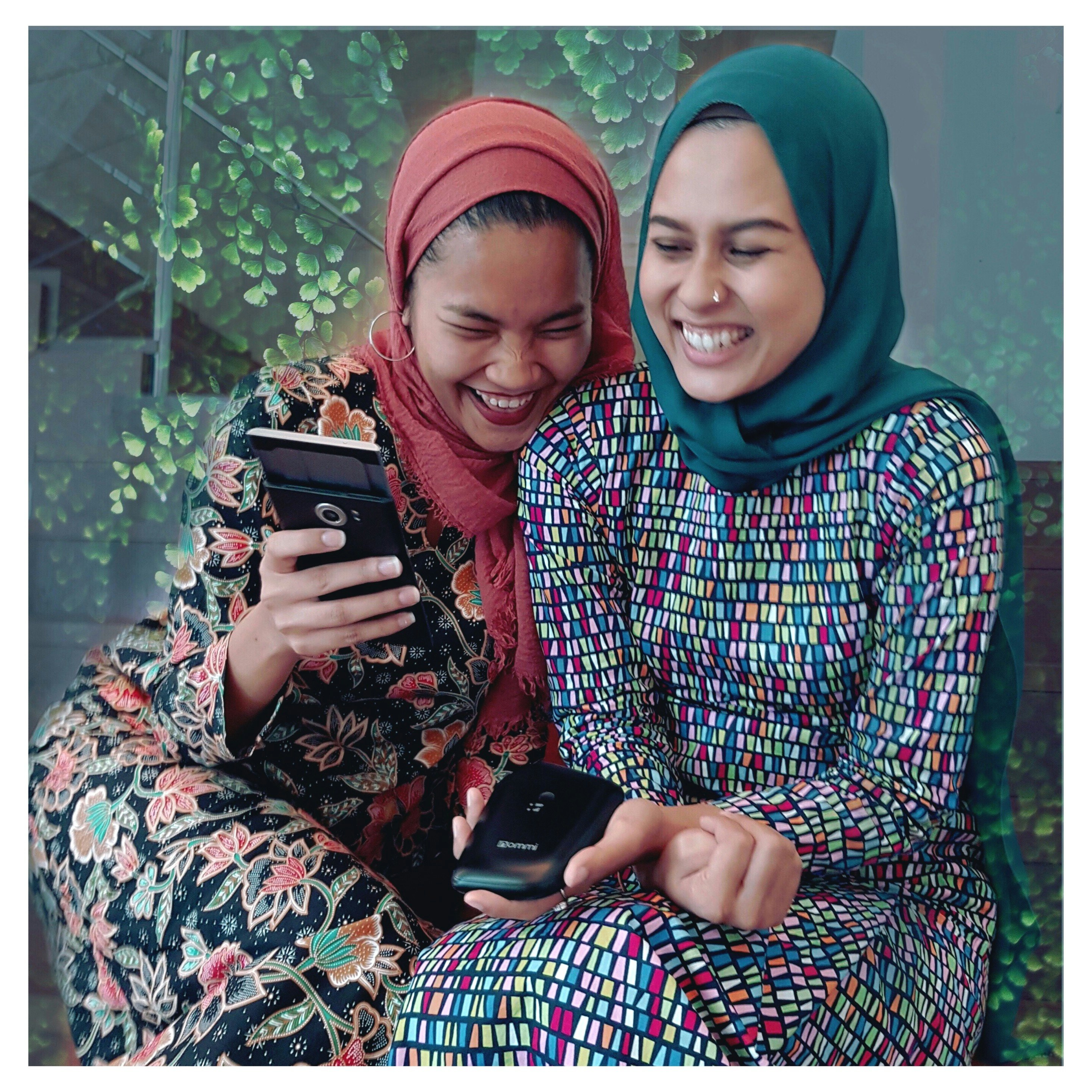 Nommi - 4G Hotspot with Unlimited Wi-Fi Worldwide. gallery image