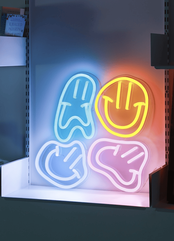 Mídia 1 de Echo Neon - Smiley rosto signo de neon
