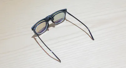 Viture Smart Clip-On Sunglasses gallery image