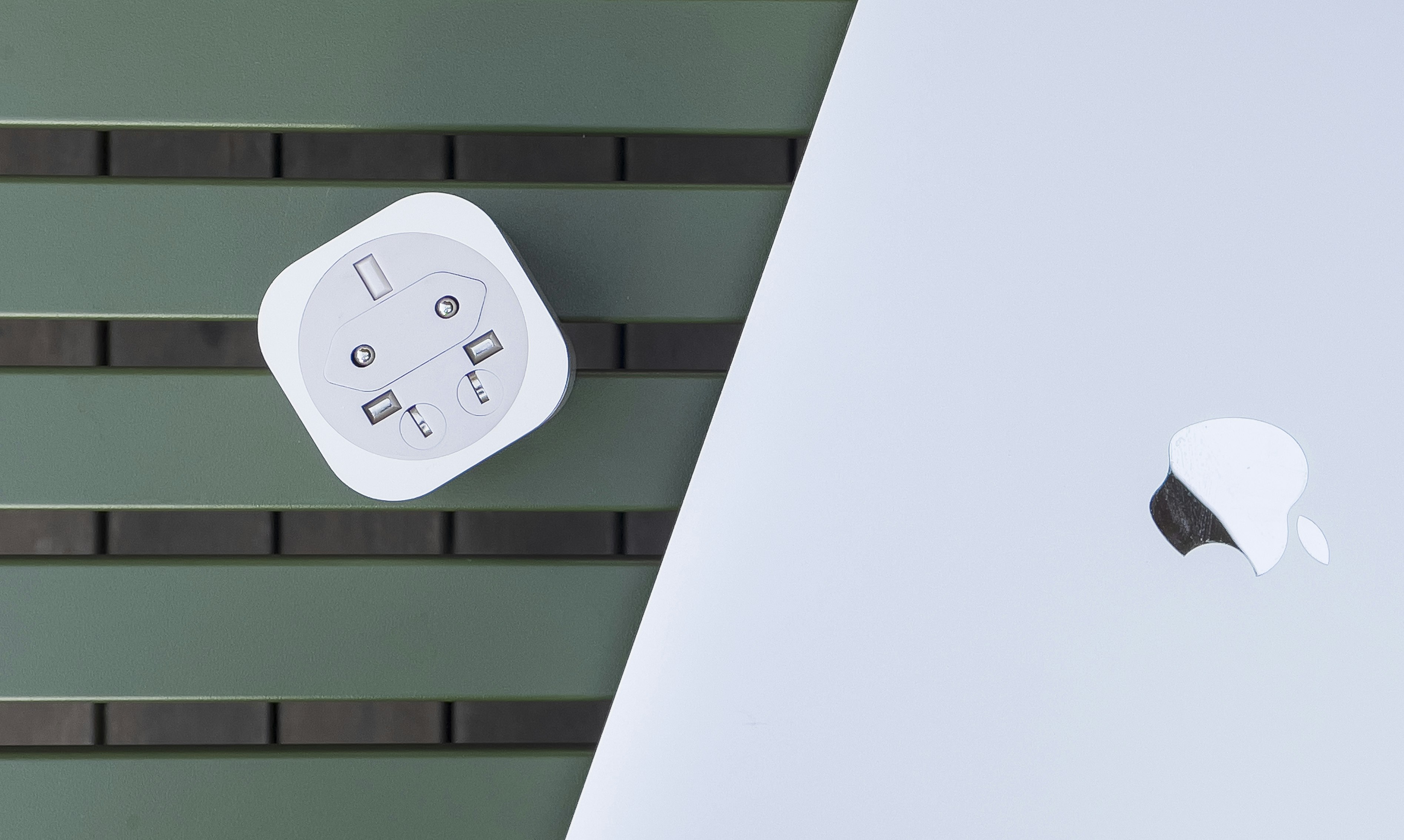 Universal Charger gallery image