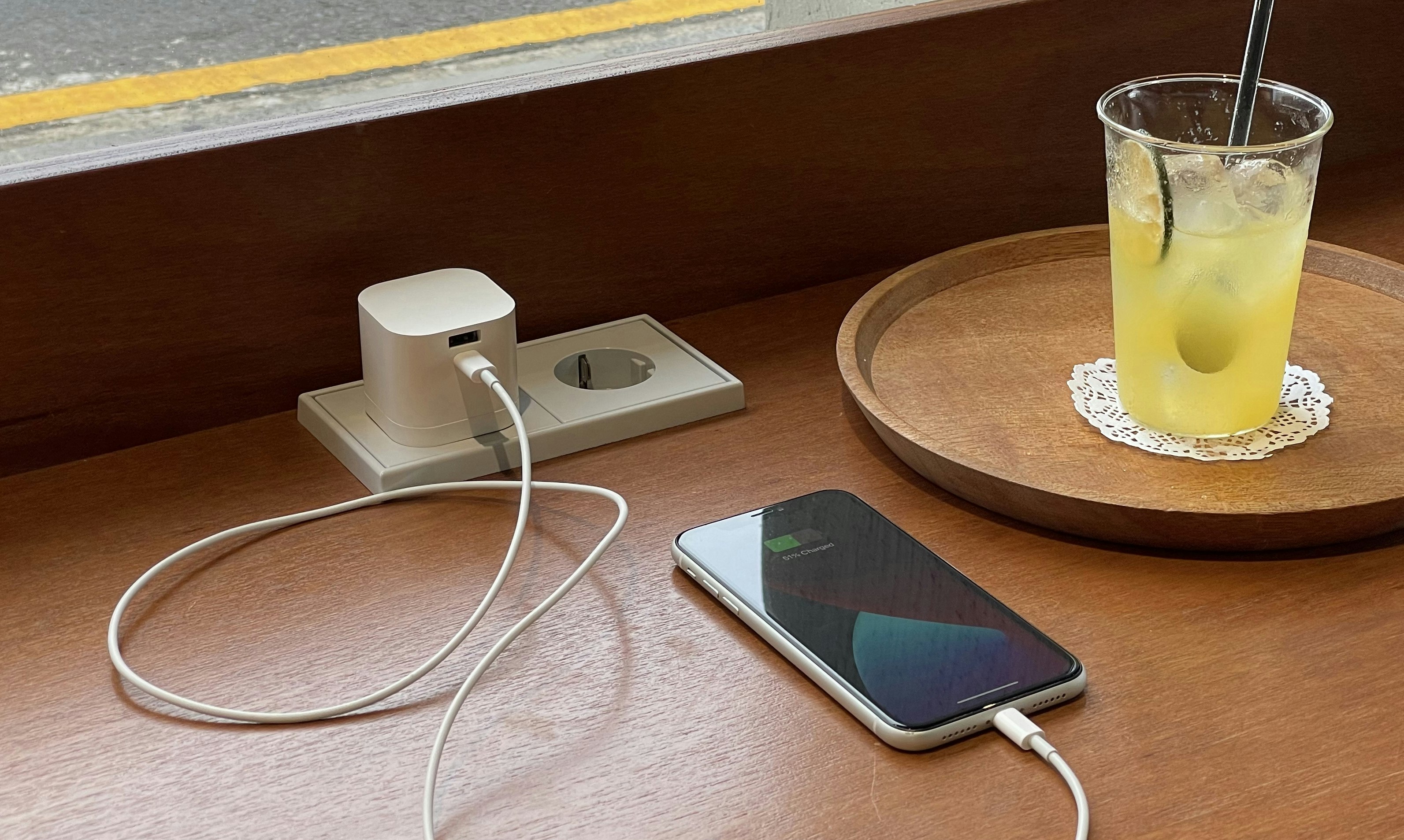 Universal Charger gallery image