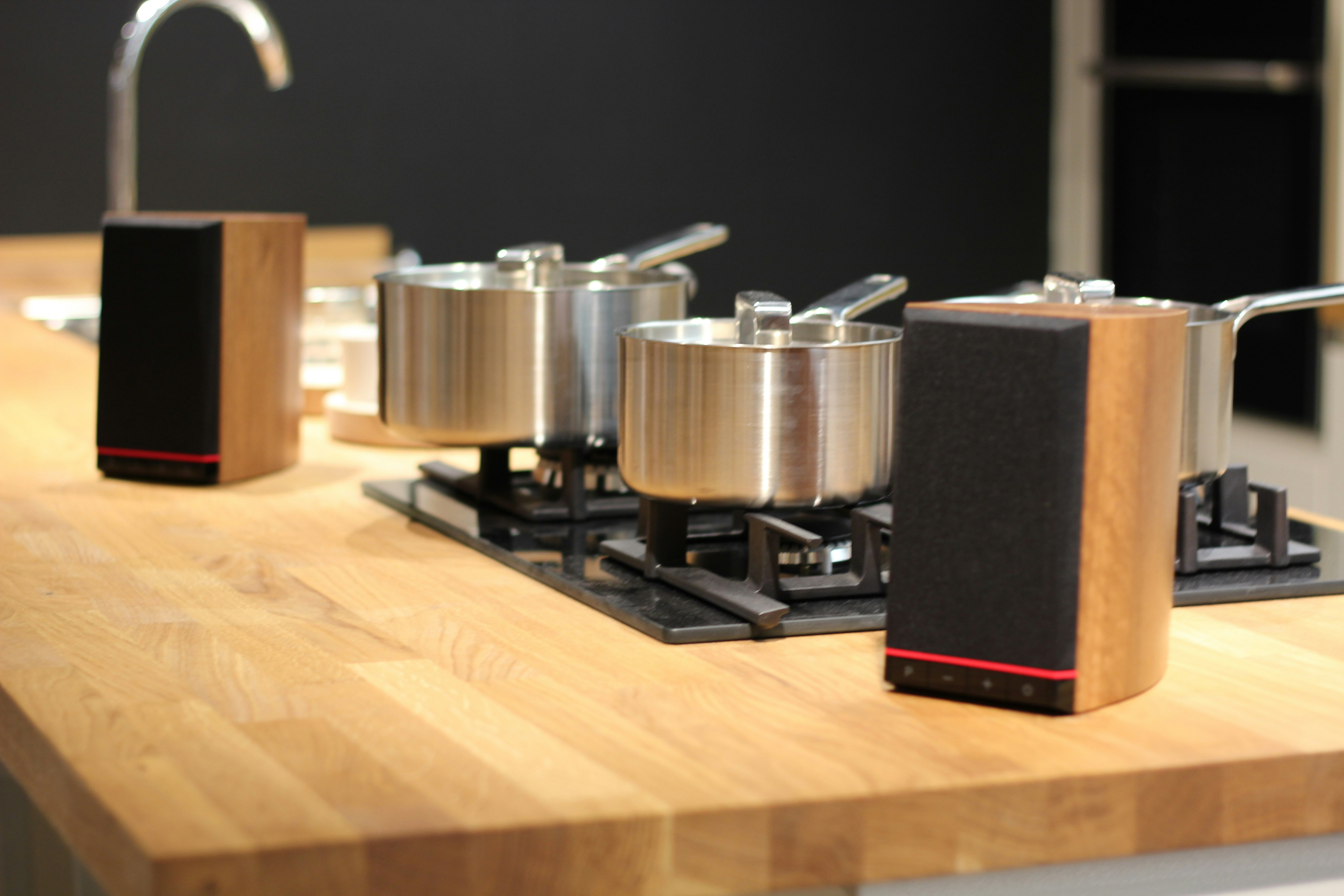 mi8| Retro Wireless Stereo Bluetooth Sound System  gallery image