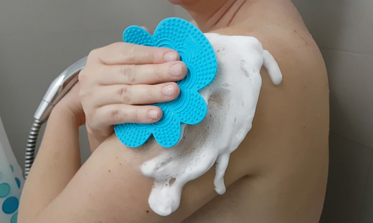 SCRUBBIO 8-in-1: The Eco Magnetic Brush gallery image