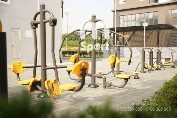 Thiết bị thể thao ngoài trời - Main screenshot showing features and interface