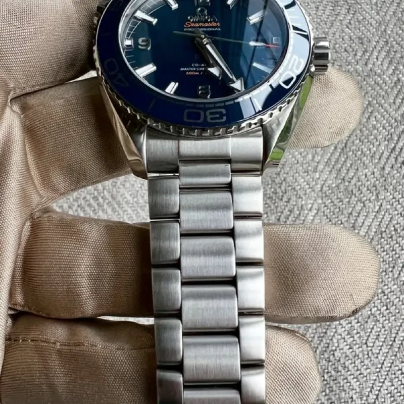 Omega Seamaster Planet Ocean Blue Dial screenshot 2