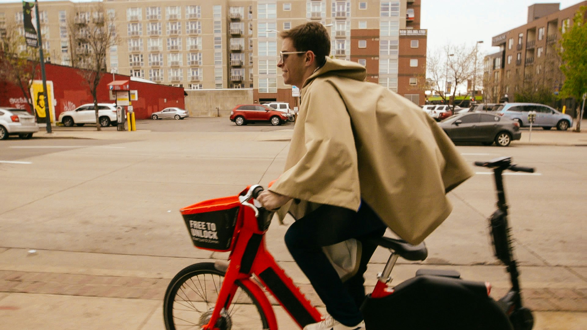 (hugs:) Poncho gallery image