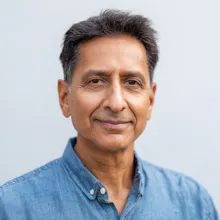 Vizbull AI Headshot Generator gallery image