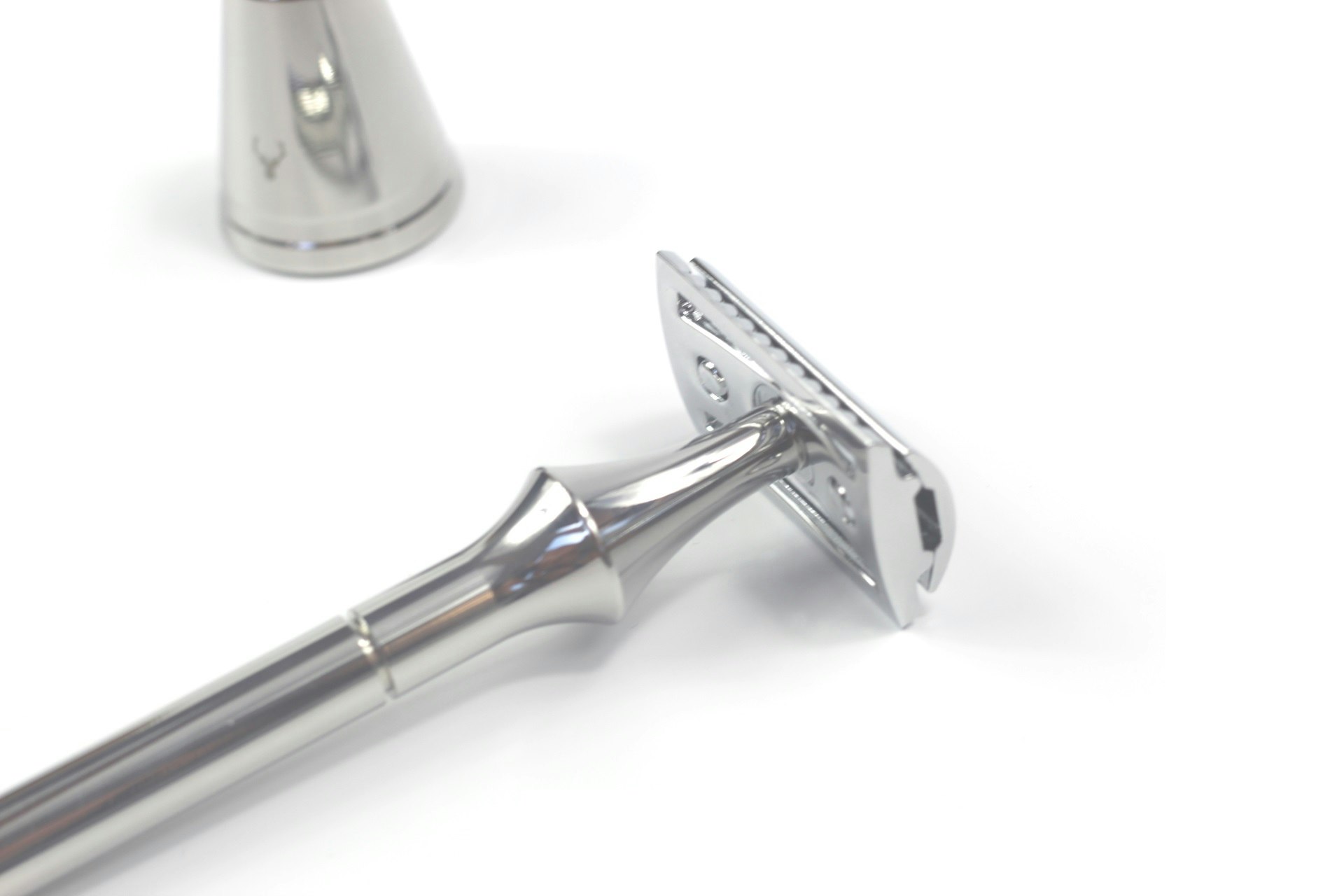 S3 | Deluxe Shaving Razor. gallery image