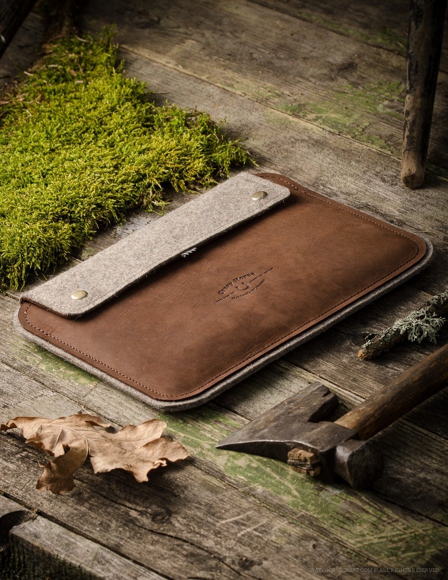 Fold Series minimalistic leather wallet/card holder gallery image