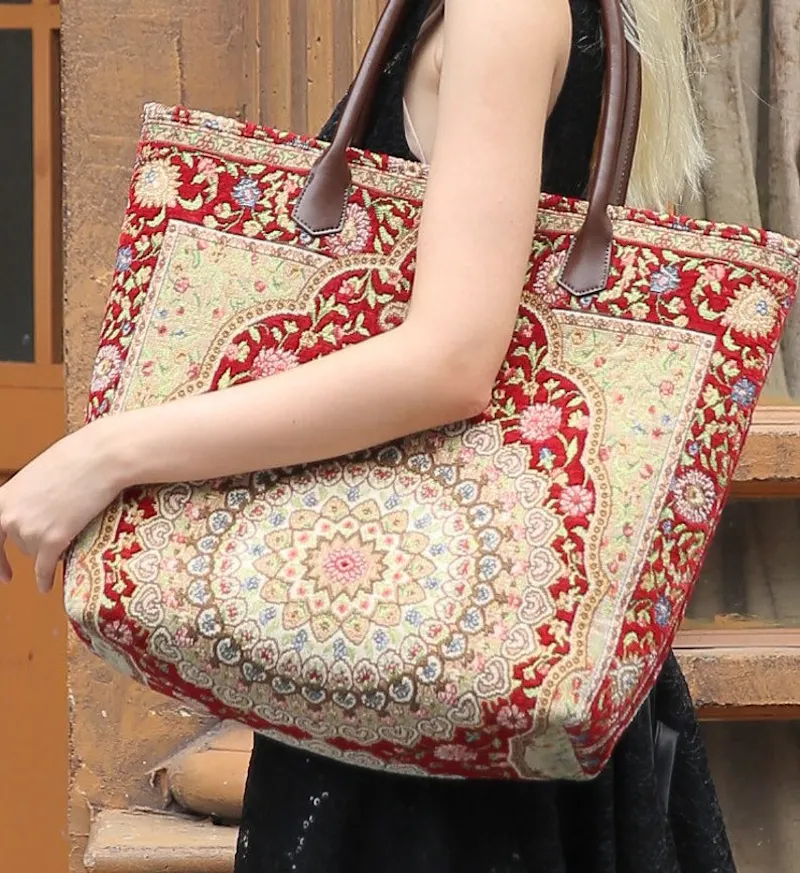 MCW CARPETBAGS screenshot 1