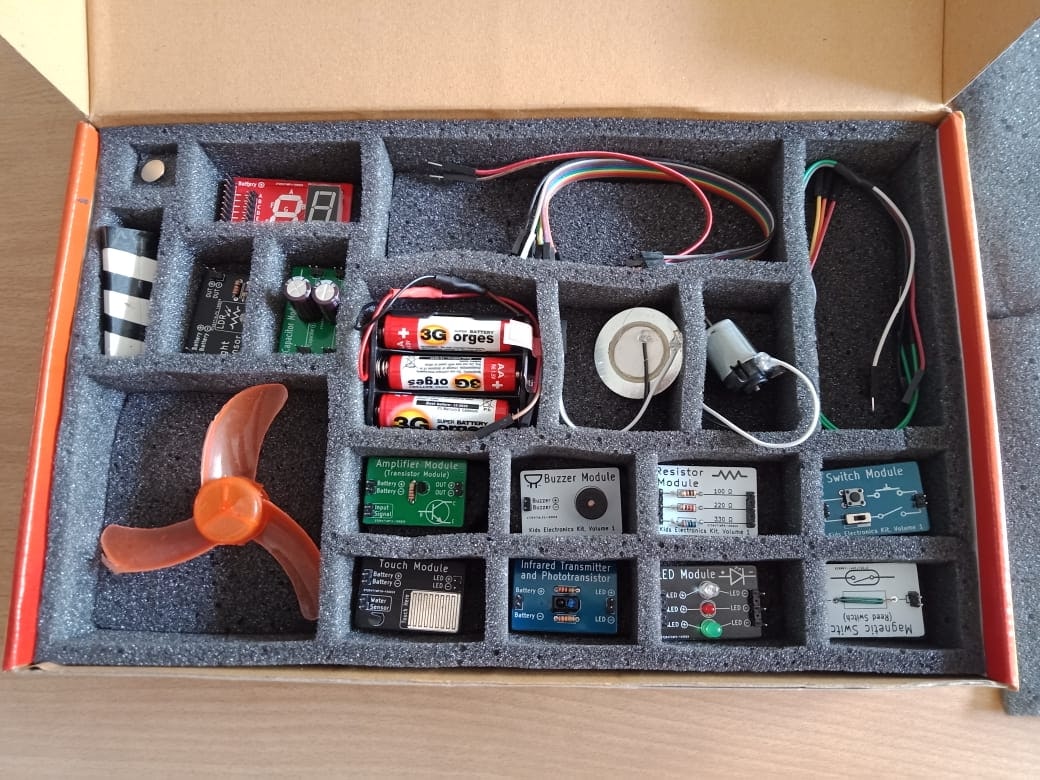 Kids Electronics Kit gallery image