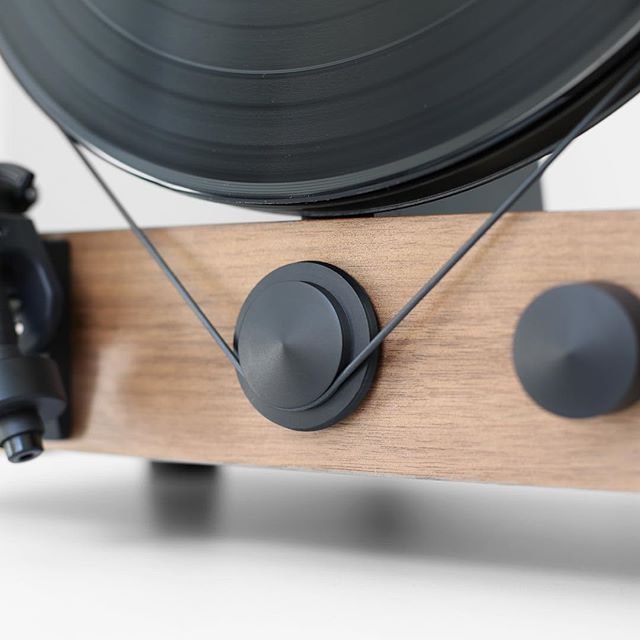 Floating Record™ Vertical Turntable gallery image