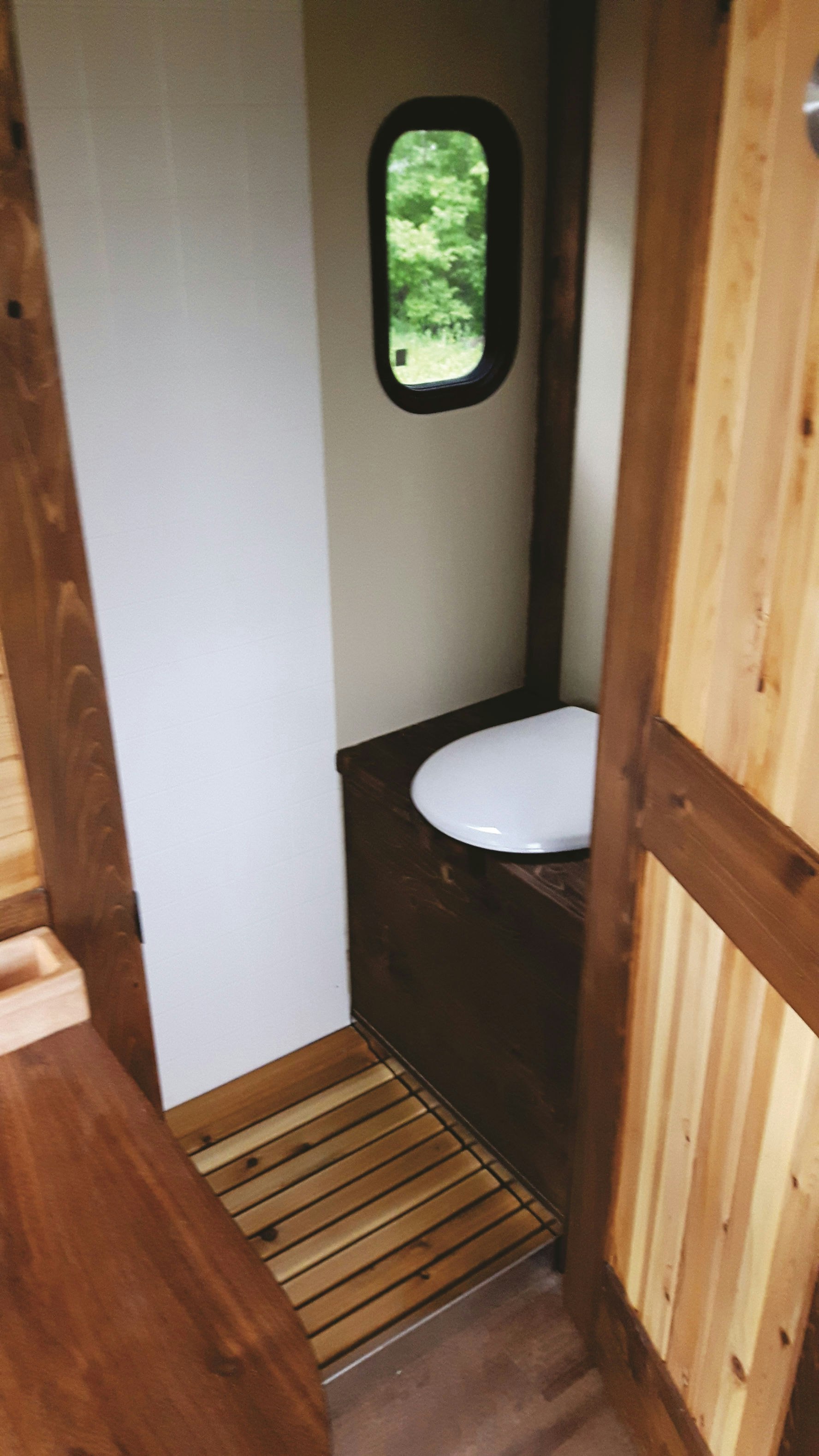 Le Koroc House Boat gallery image