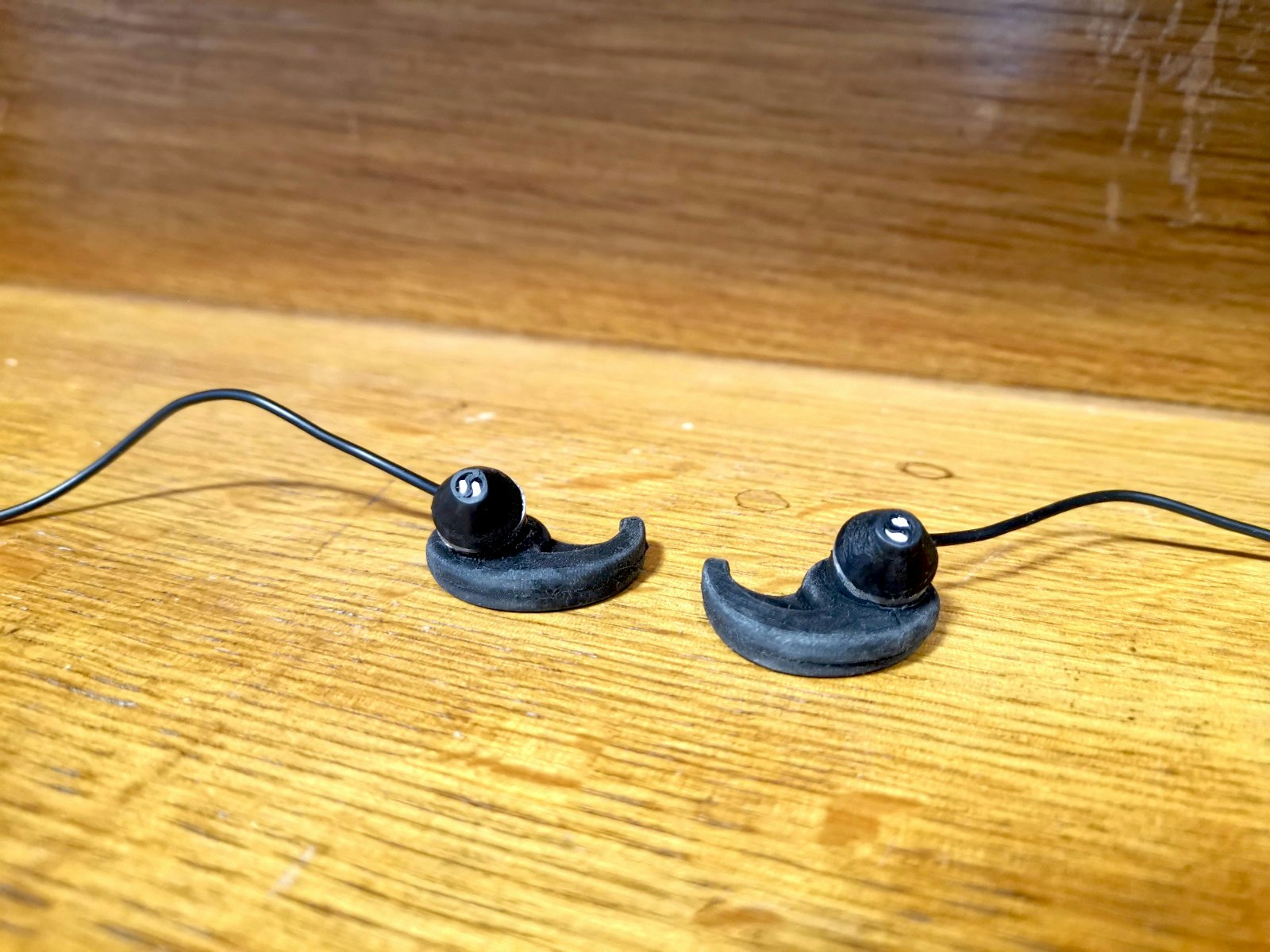 Ewolv custom-fit earphones