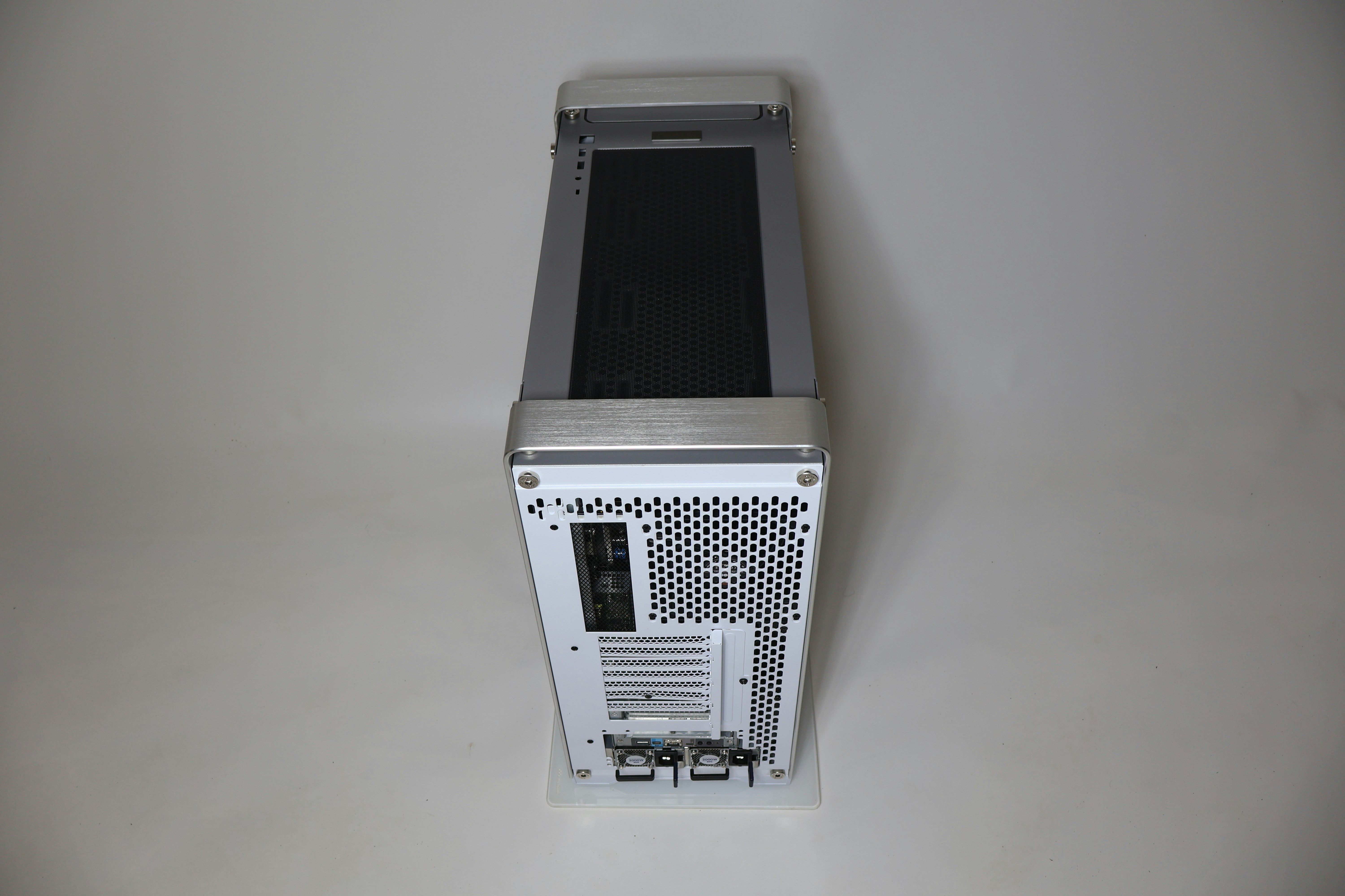 High-end desktop supercomputers for AI gallery image