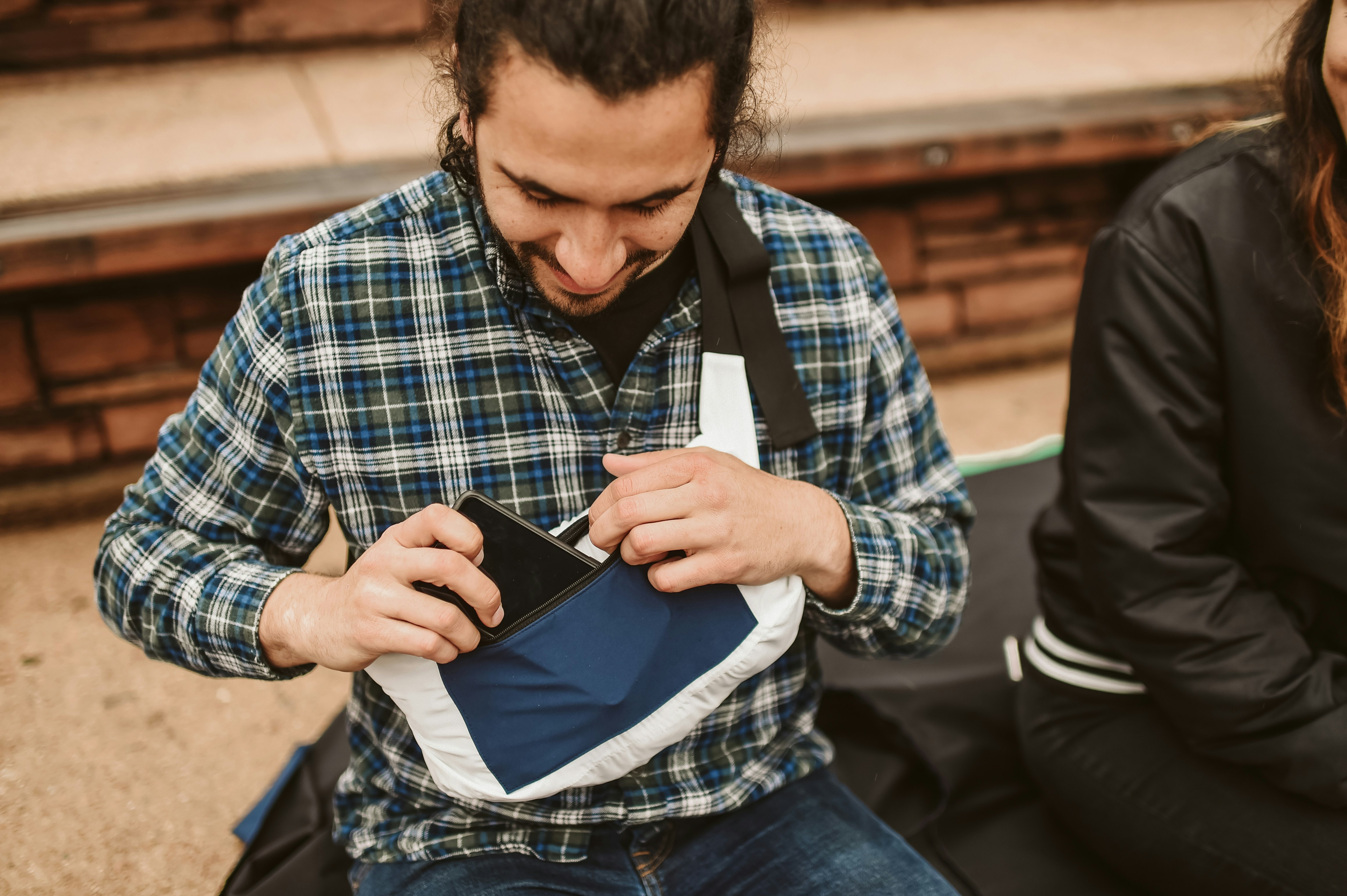 (hugs:) Poncho gallery image