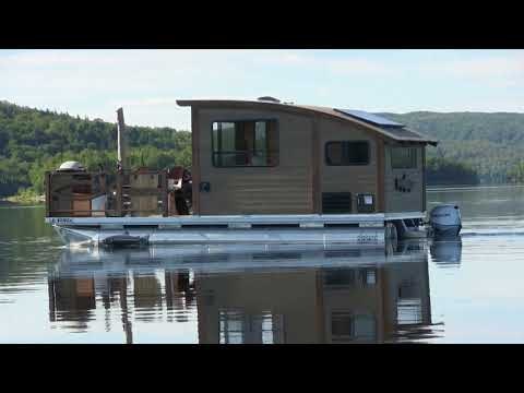 Le Koroc House Boat gallery image