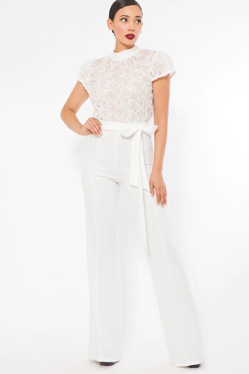 Jumpsuit tay áo trắng