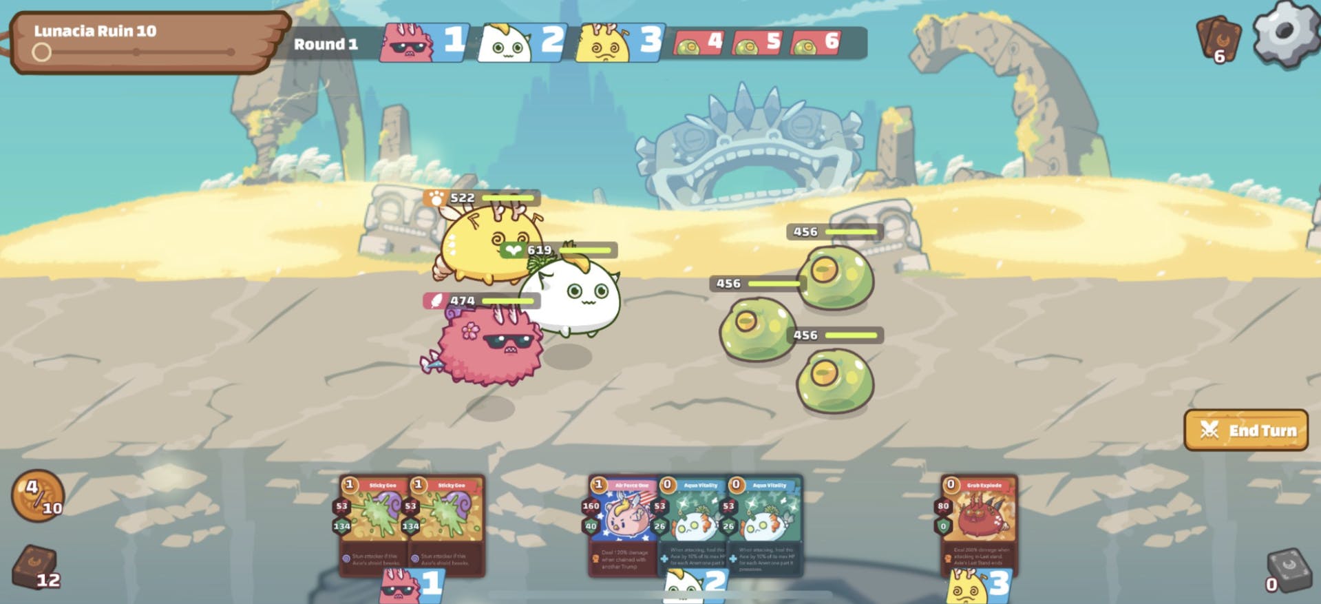 Axie Infinity battle