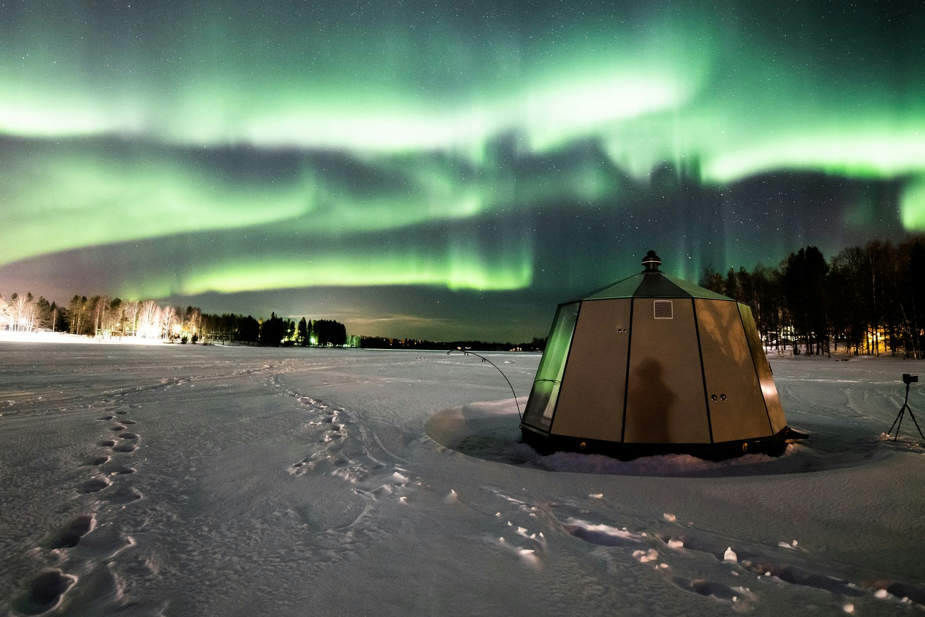 Fully movable glass igloos in Lapland gallery image