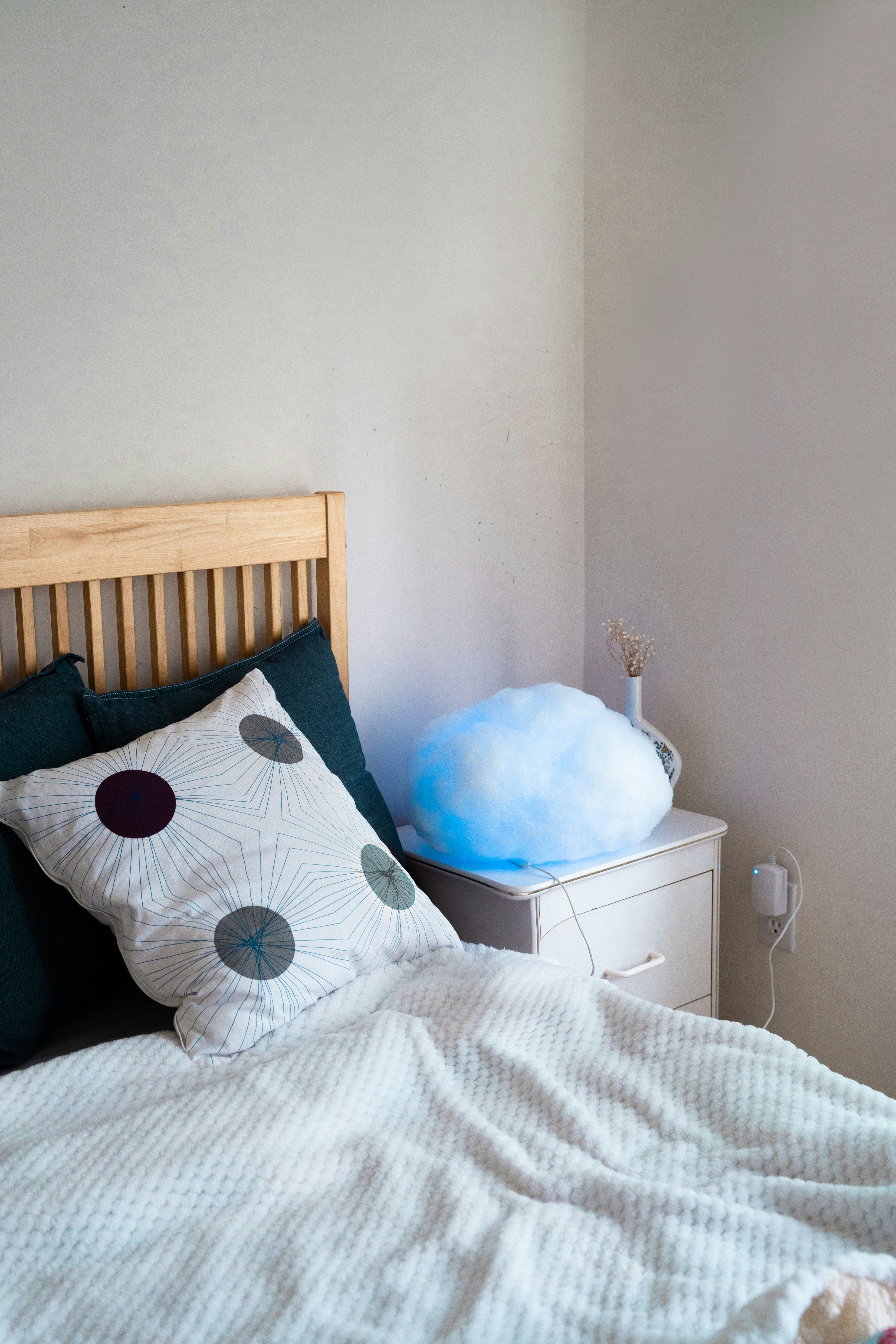 Cloudi: The Smart Cloud Lamp gallery image