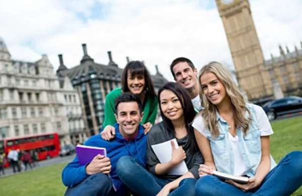 在英国学习
