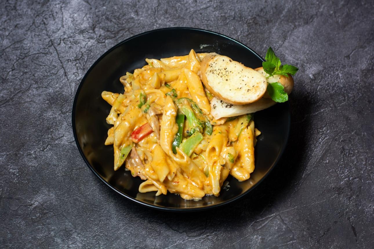 Creamy Garlic Pasta gallery image