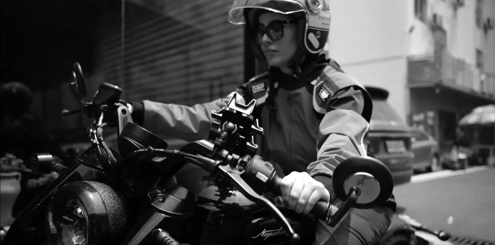 GlowMe Smart  - Main product screenshot demonstrating key features and user interface