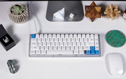 The WhiteFox Mechanical Keyboard media 2