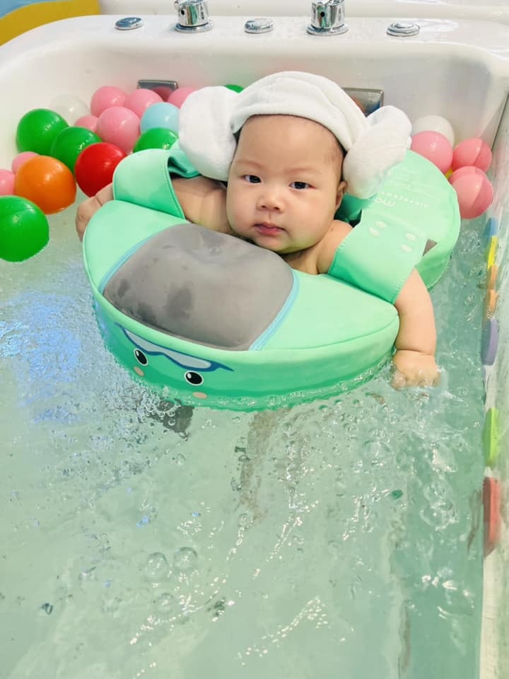 漂浮的嬰兒