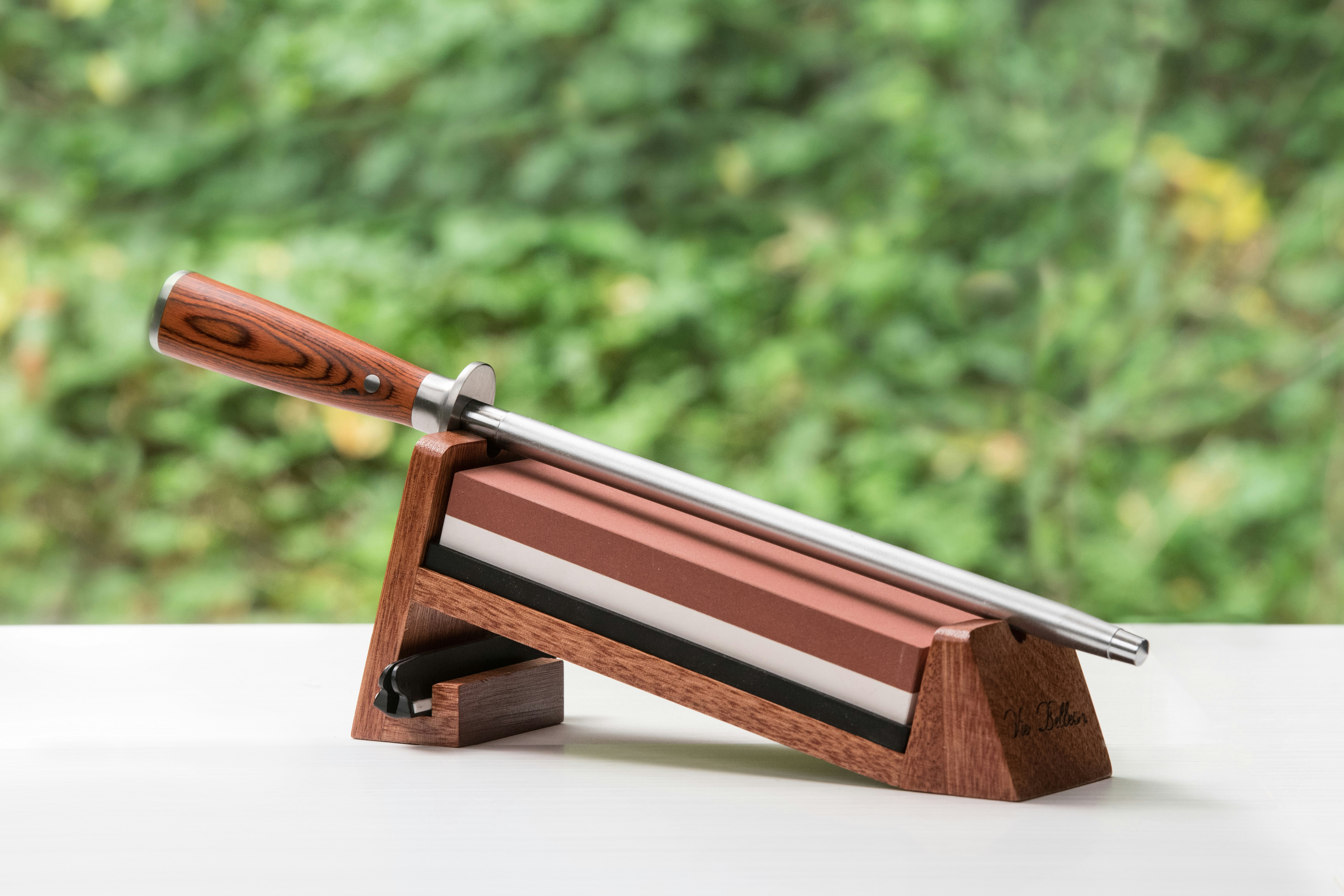 Professional Knife Sharpening System for Everyone By Vie Belles! gallery image