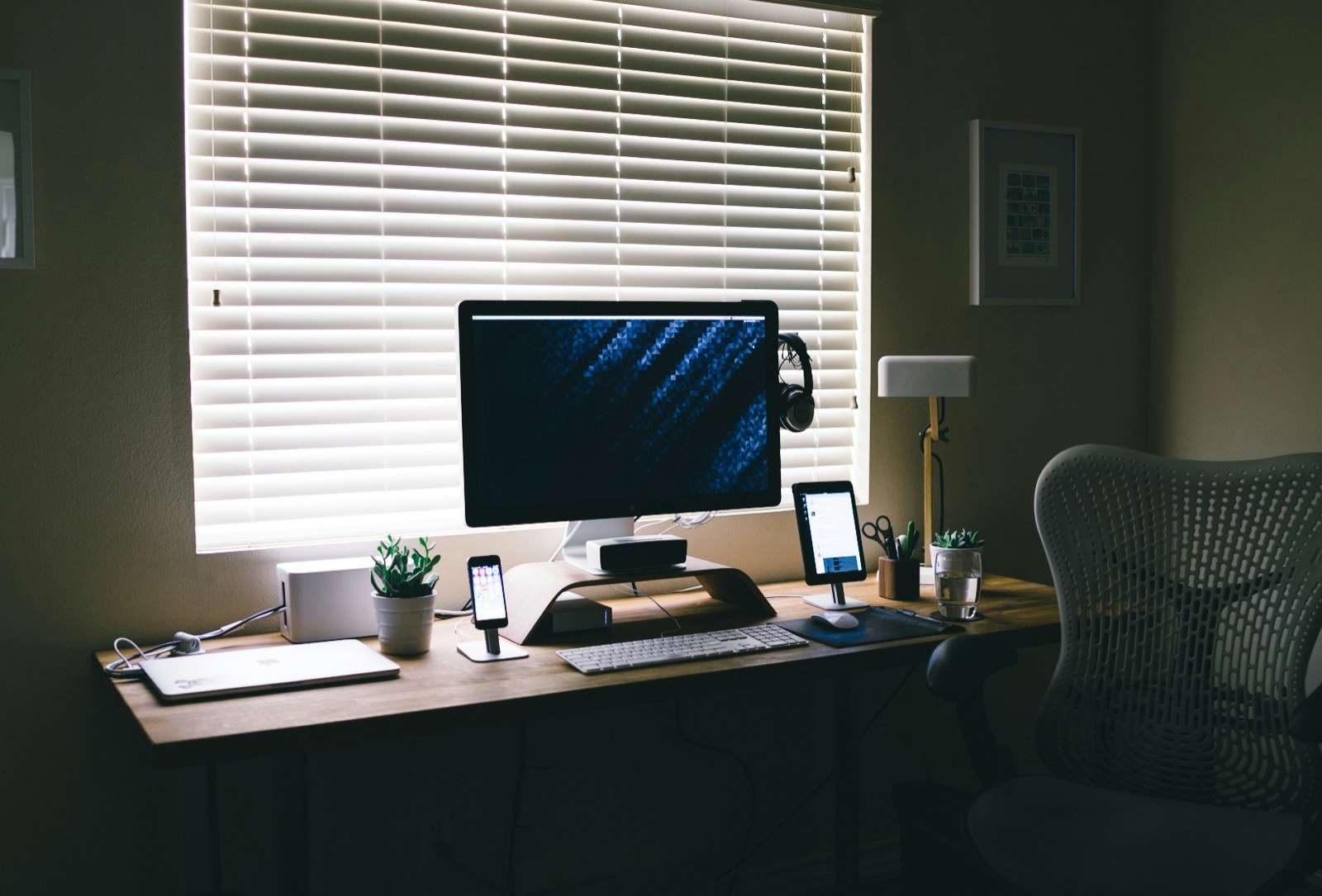 Desk Hunt gallery image