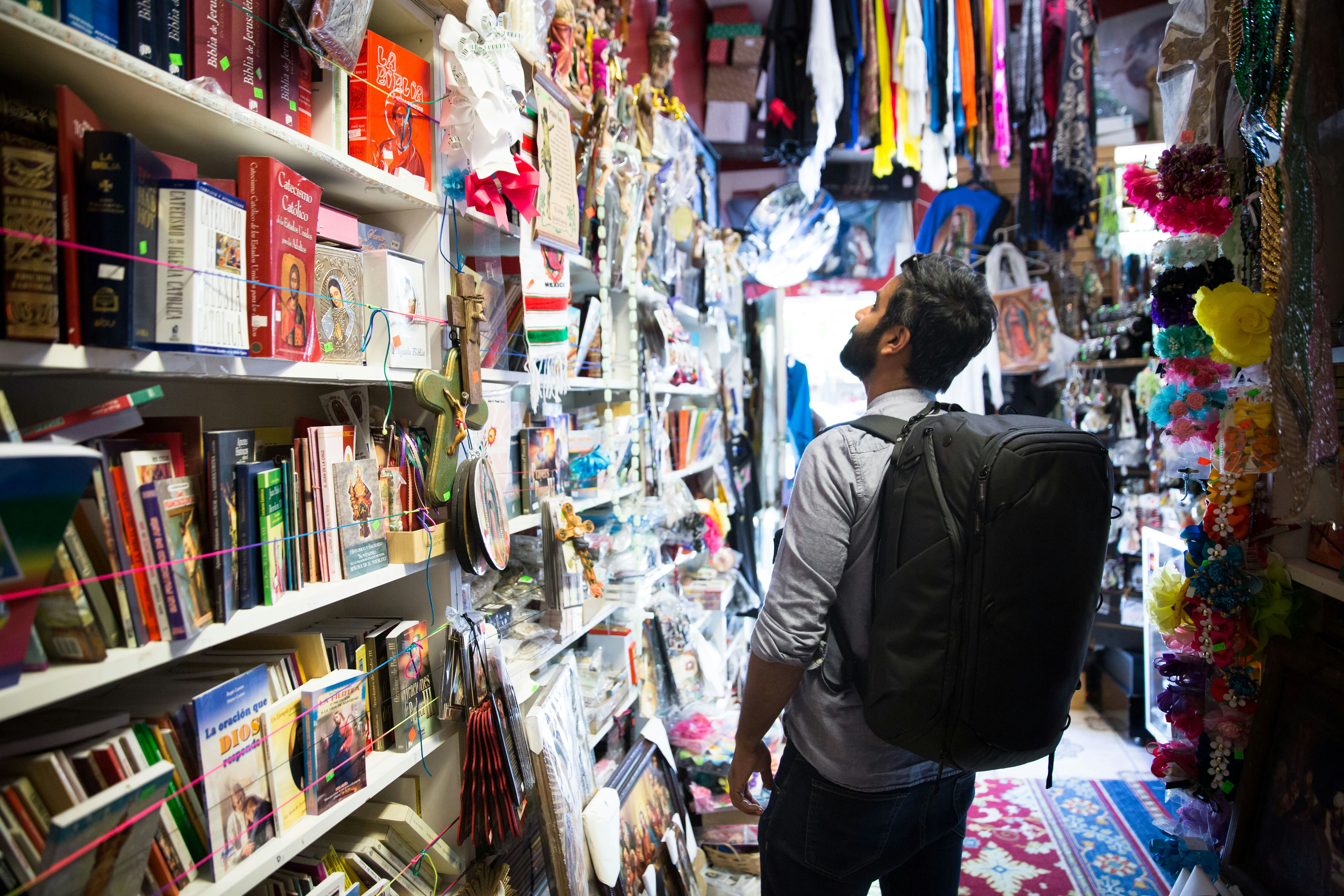 The Travel Line by Peak Design gallery image