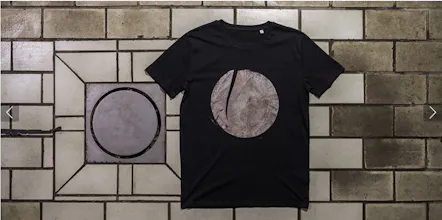 Raubdruckerin — manhole covers & fashion gallery image