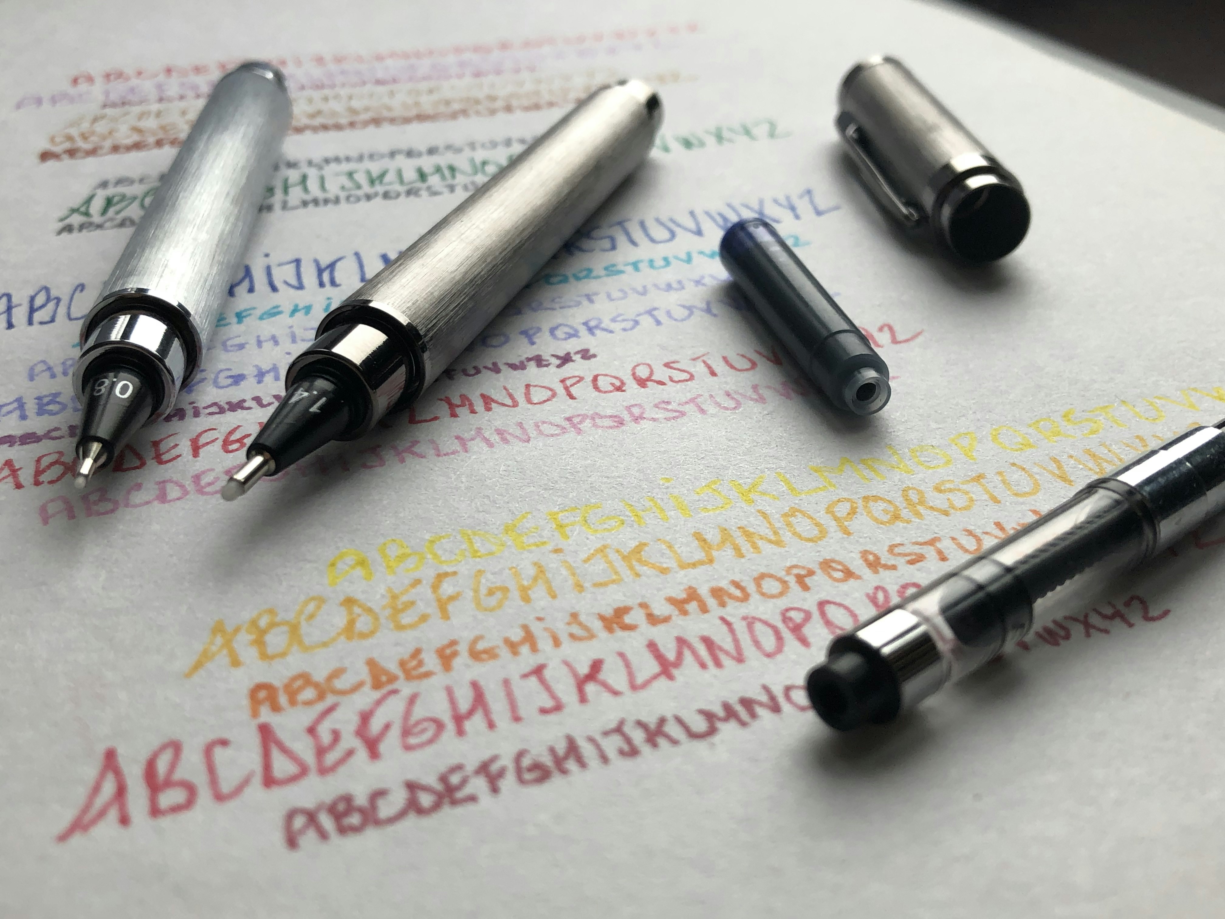 ✍️ Magnetic cap refillable felt tip pen gallery image