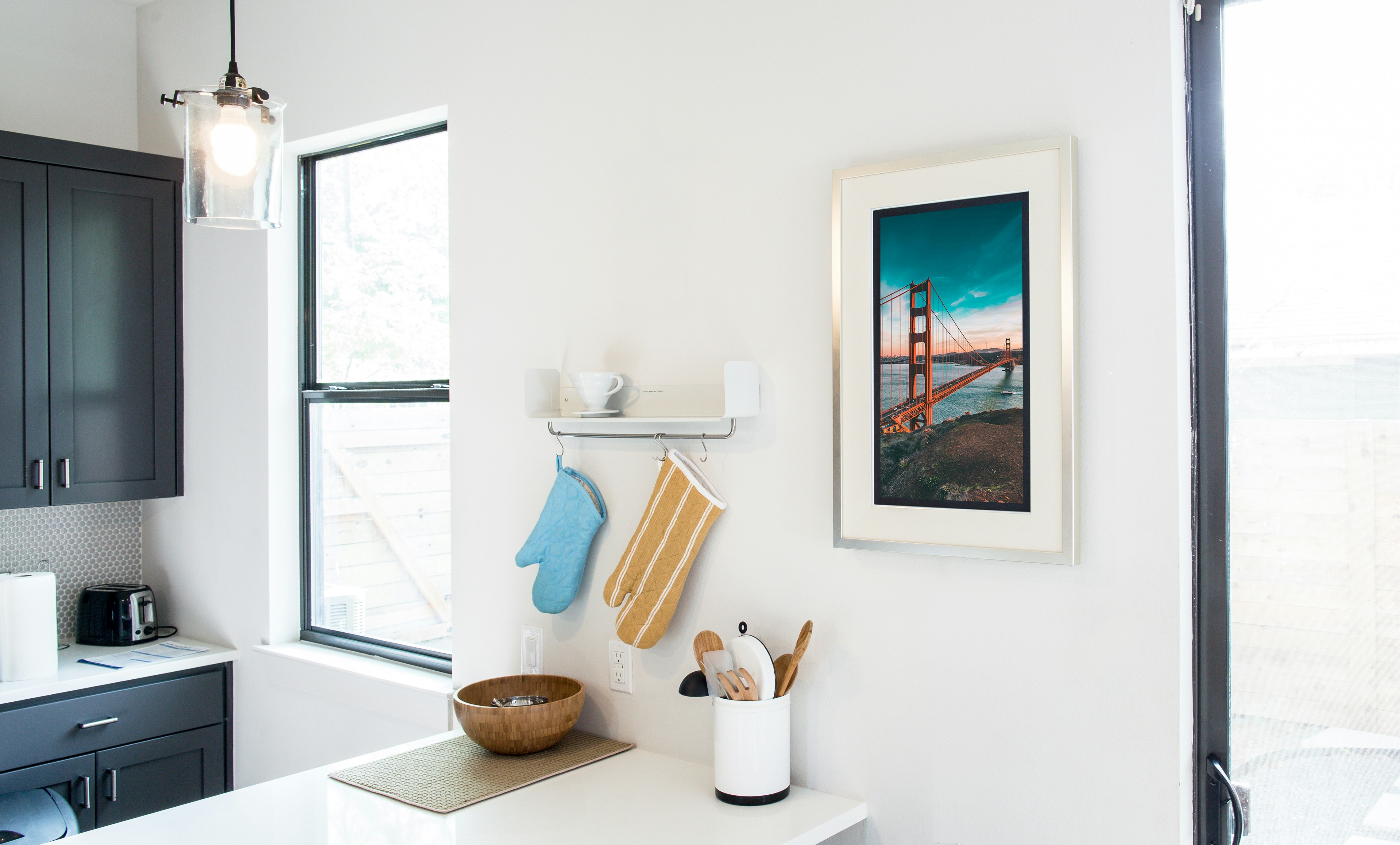 Acanvas gallery image