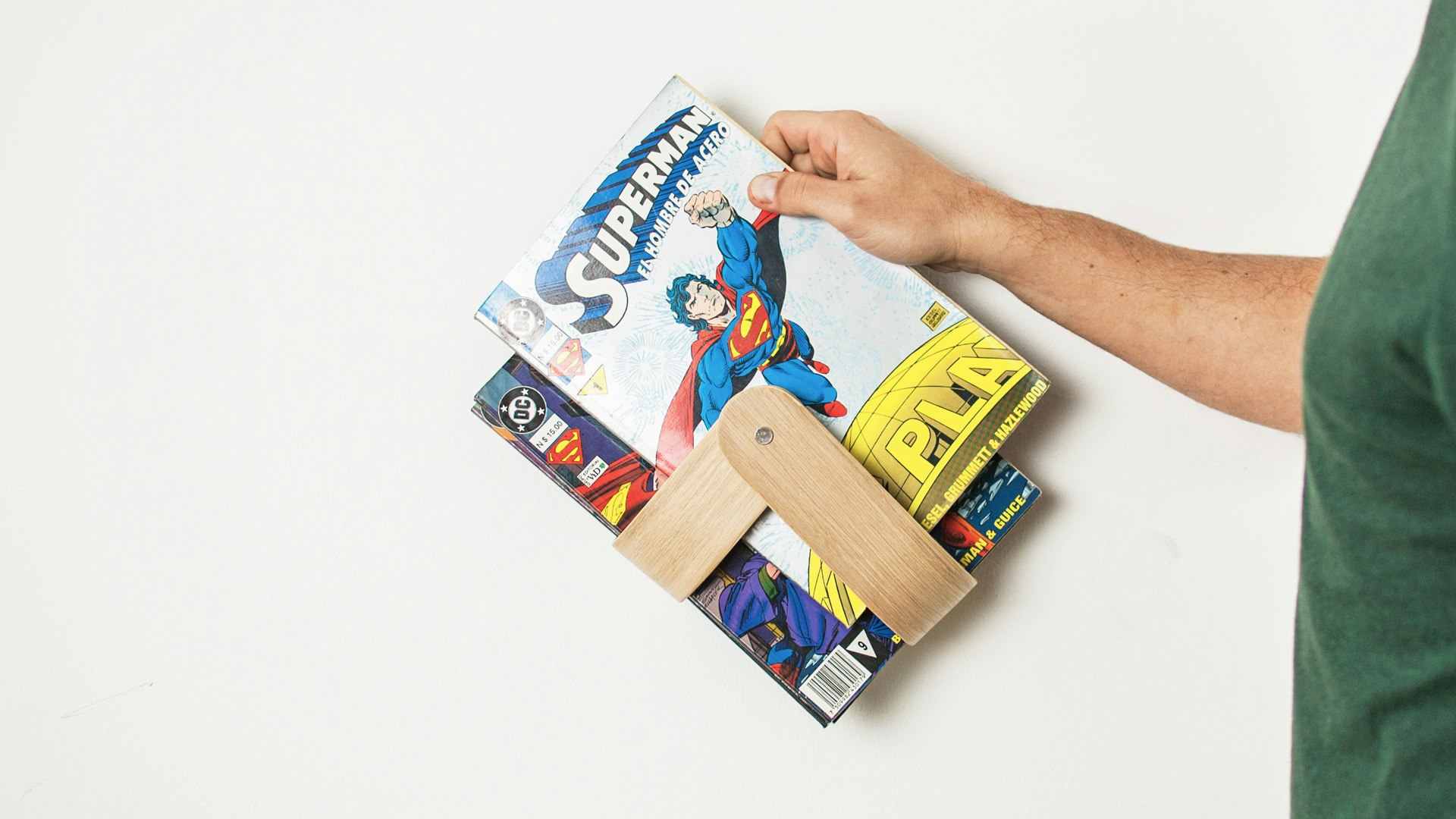 Readme - A Portable hanging book rack gallery image