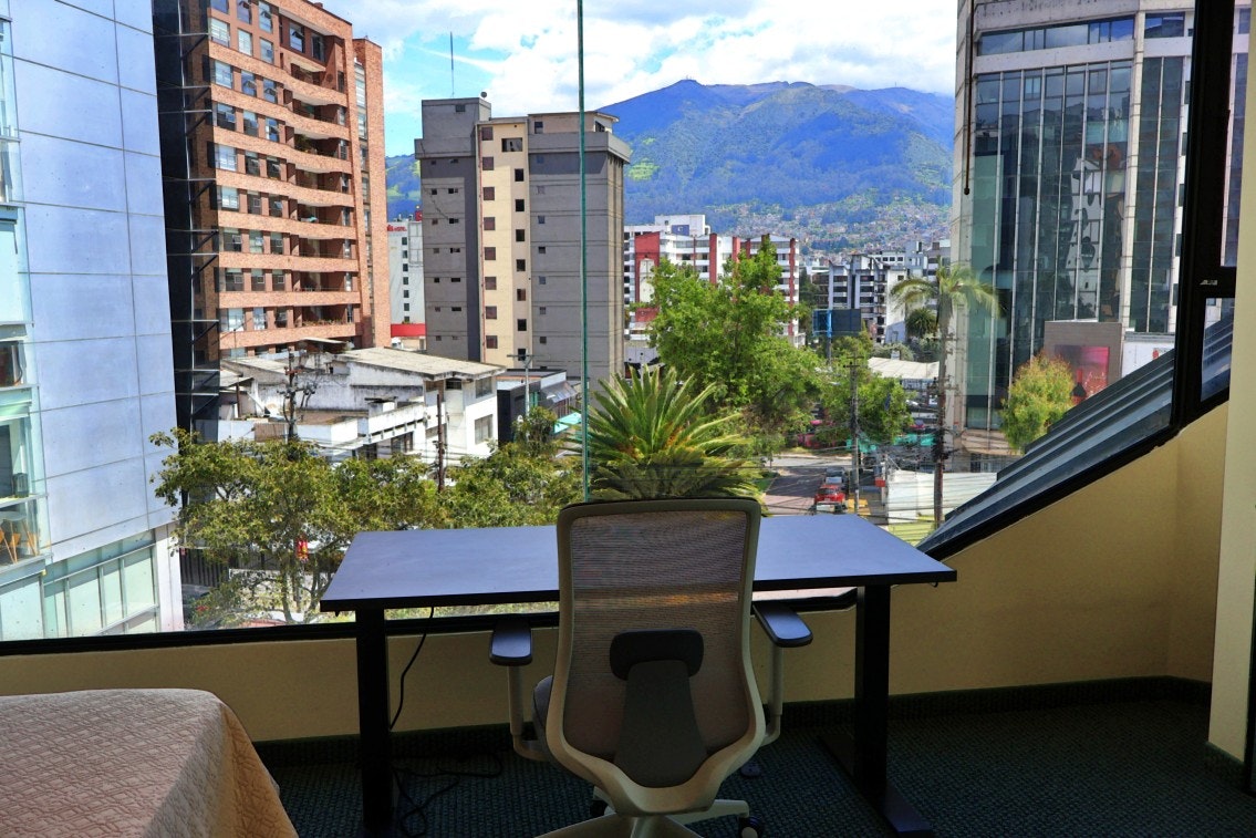 Mi casa suites quito - Alojamiento nómada digital a través de Adventure & Work media 1