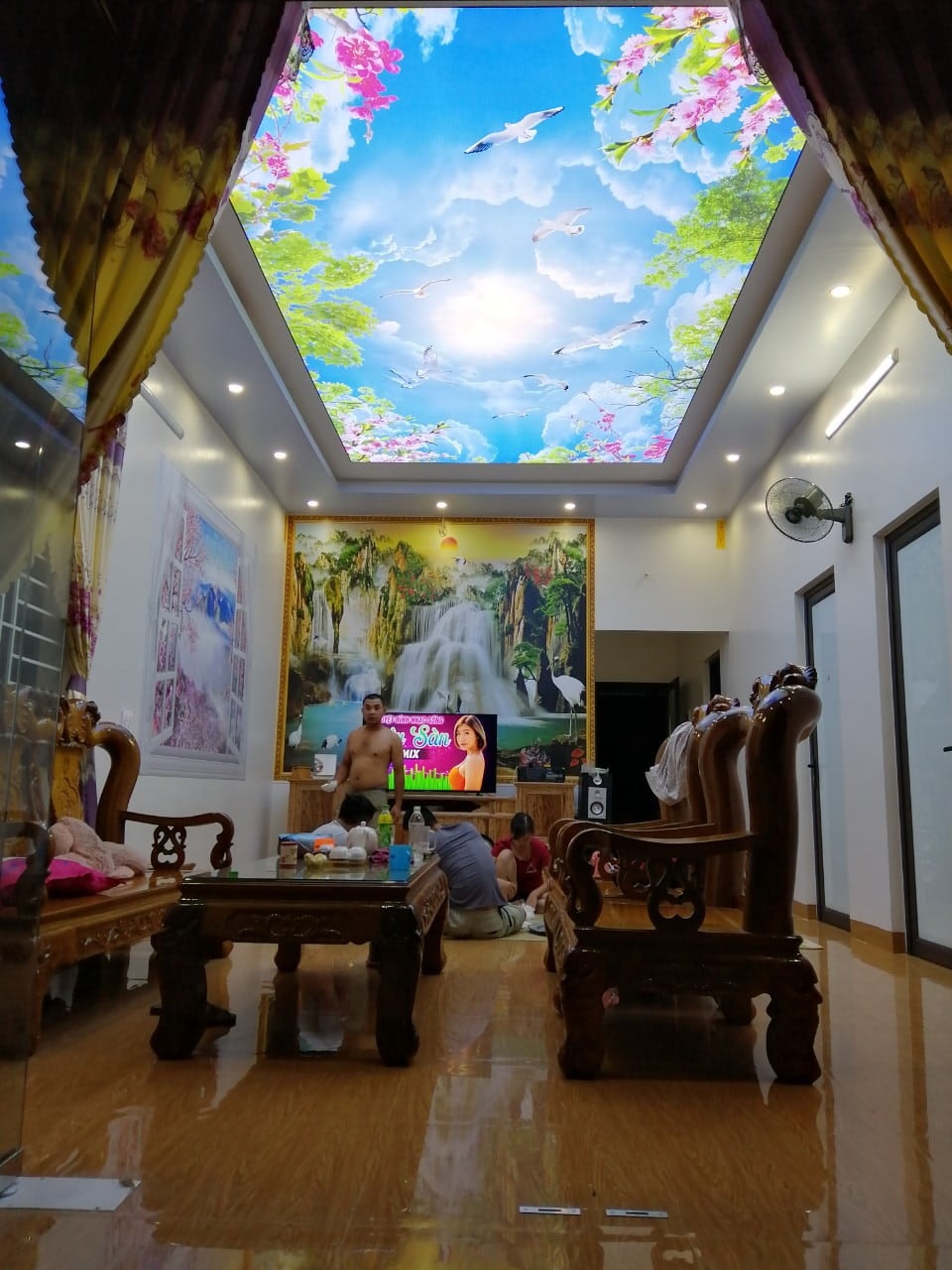 trần xuyên sáng 3d