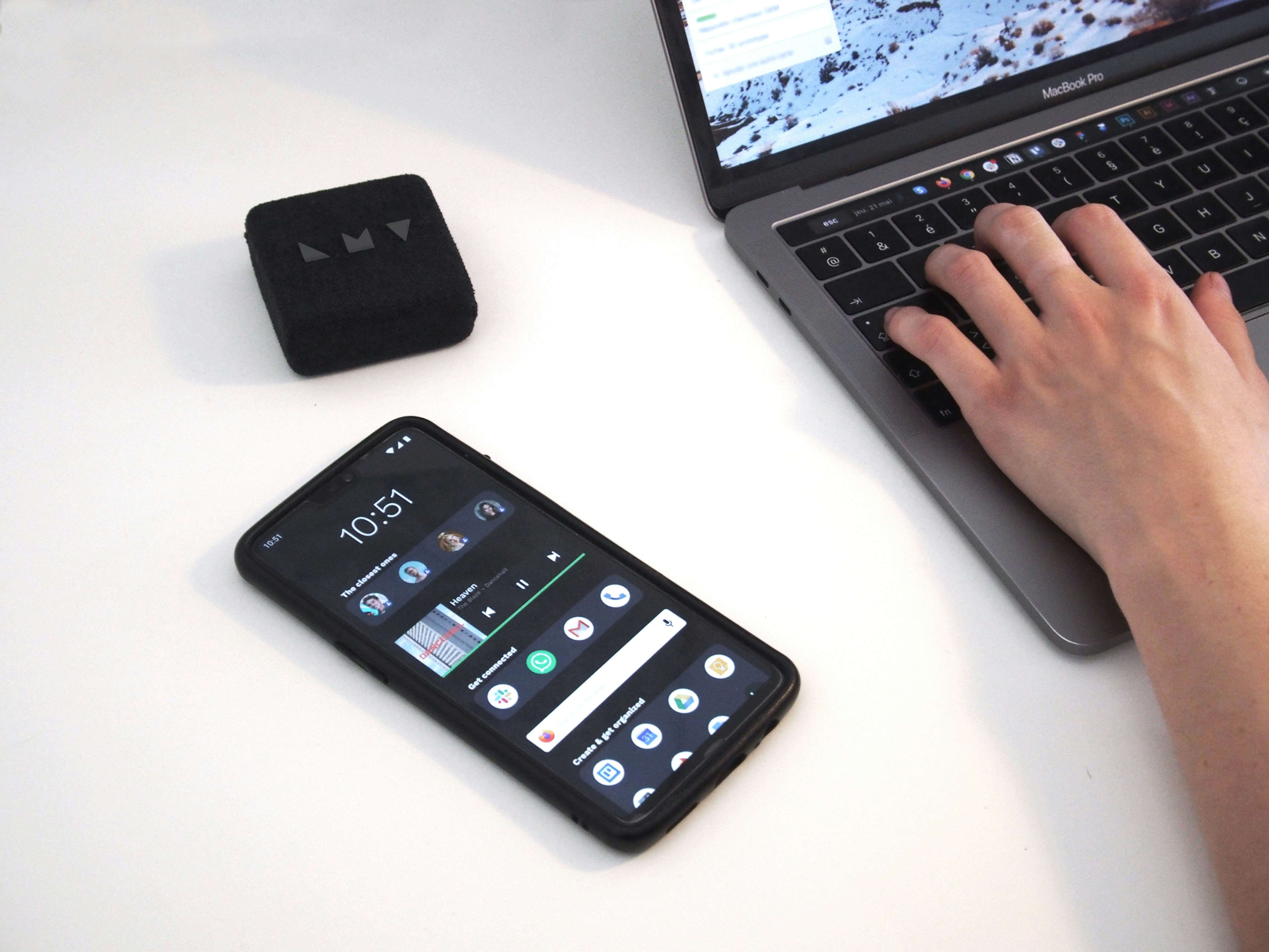 Capsule gallery image