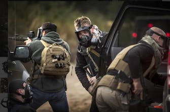 CM-6M Tactical Gas Mask gallery image
