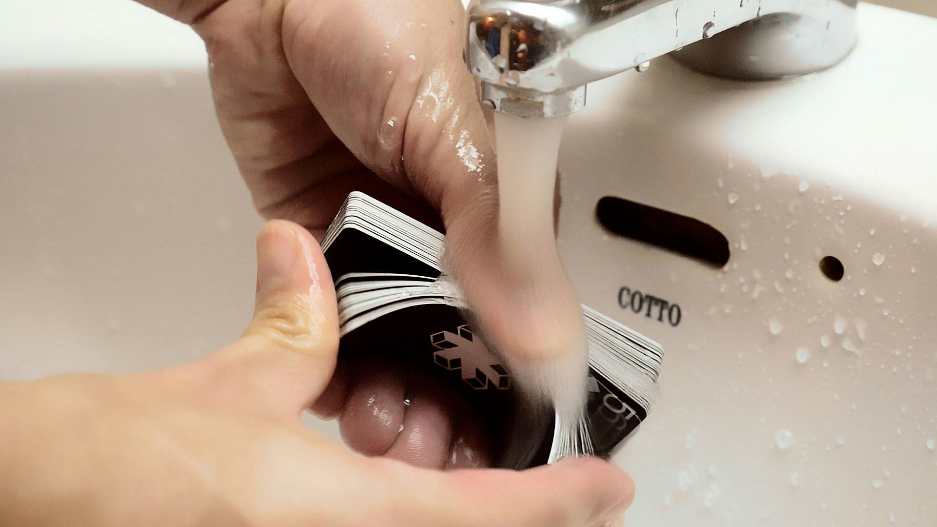 Air Deck Travel Playing Cards gallery image