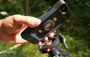 FitClic Neo: A Magnetic, Self-Locking Phone Mount System gallery image