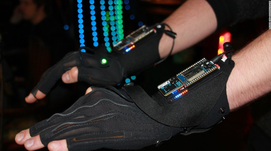 Mi.Mu Gloves gallery image