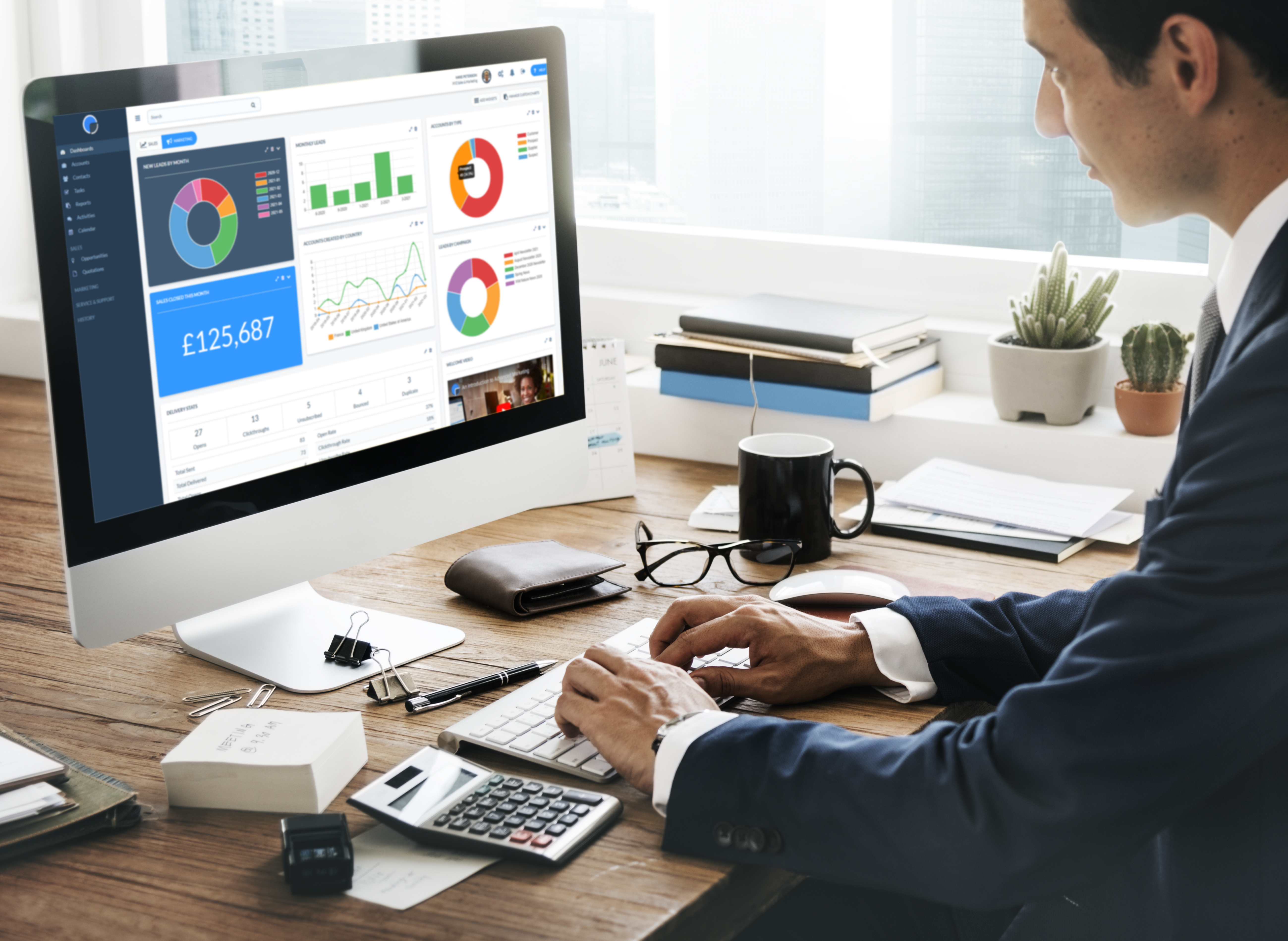 스타터 CRM - 소규모 팀 판매 추적 및 협업 미디어 1