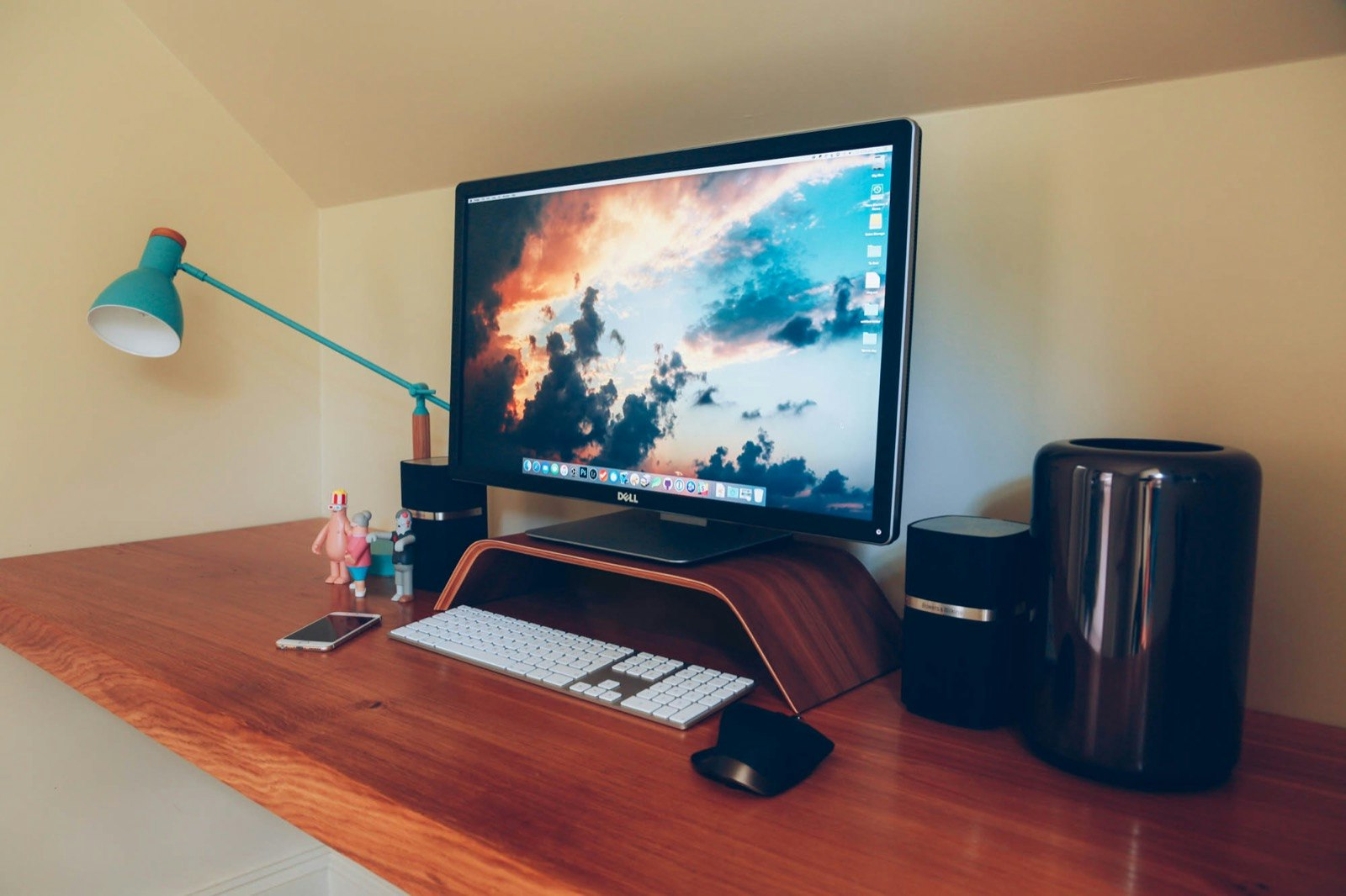 Desk Hunt gallery image