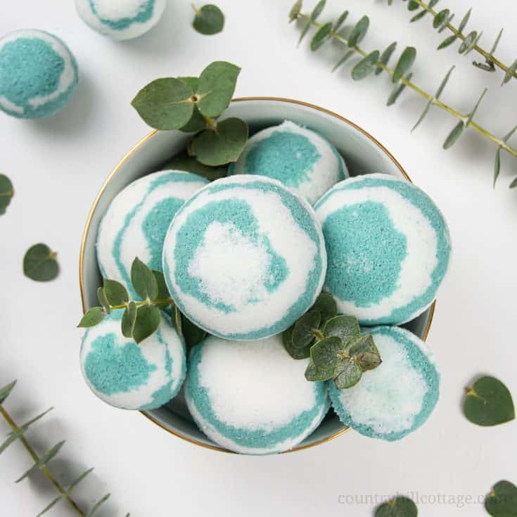 Mídia 1 de Eucalyptus Bath Bomb - Eucalyptus Bath Bomb é muito eficaz para a sua pele